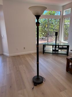 Floor lamp