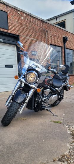 2017 Suzuki boulevard c90t