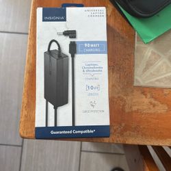 Universal charger Insignia 90 Watt Charging
