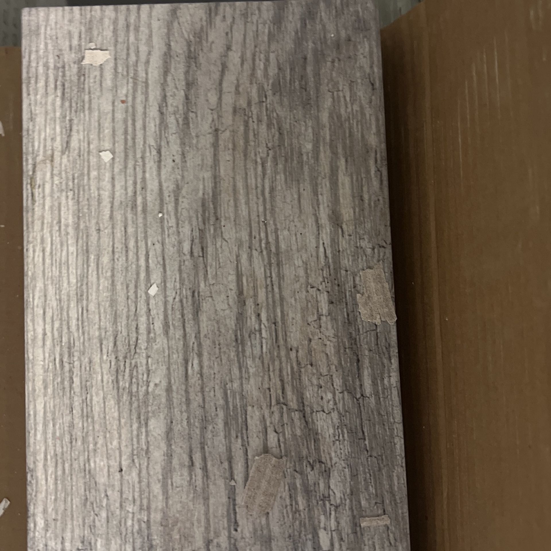 100 Sq Dr Of Floor Tile