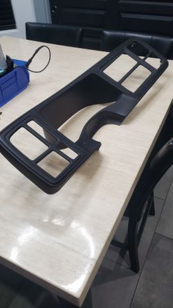 00-02 escalade bezel great condition
