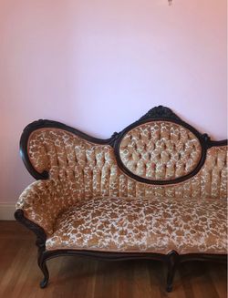 STUNNING Victorian Carved Wood Tufted Settee Sofa