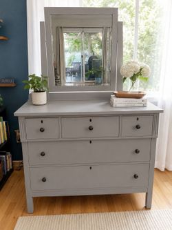 Vintage dresser