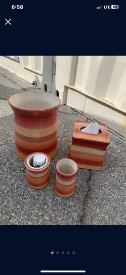 Ceramic Bathroom Set