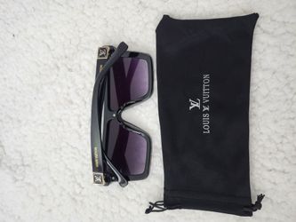 large black sunglasses