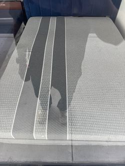 New Full Size Mattress / full tamaño colchones