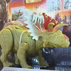 Jurassic World Legacy Dinosaur - Kosmoceratops!