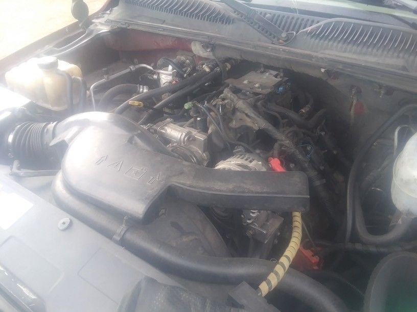 GMC LQ4 6.0L Vortec LS Core. Rebuildable.