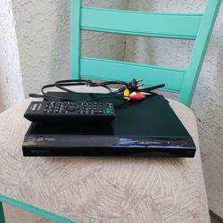New Sony DVD Player..With Remote.. Works Great 