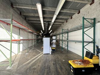 WAREHOUSE SHELVES & PALLET RACKS 