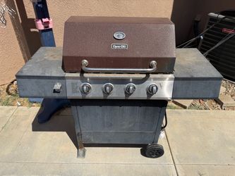 Dyna-Glo 4-Burner Gas Grill