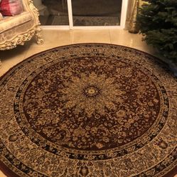 86x86 Raund Rug Used