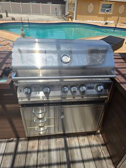 Lion Built In Grill For Sale - Used