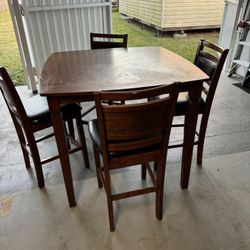 Tall Wood Dinning Table With 4 Chairs 