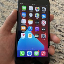 iPhone 7 Plus 128GB Unlocked W/ New Charger 