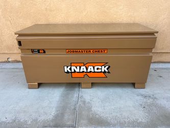 New KNAACK JOB MASTER size 60” long x 29”top and 2 ft wide have 1 little dent on the back when delivered asking $900 thanks