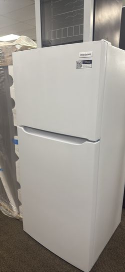 Fridge 2 Door |Apartment Size | On Sale |Warranty 