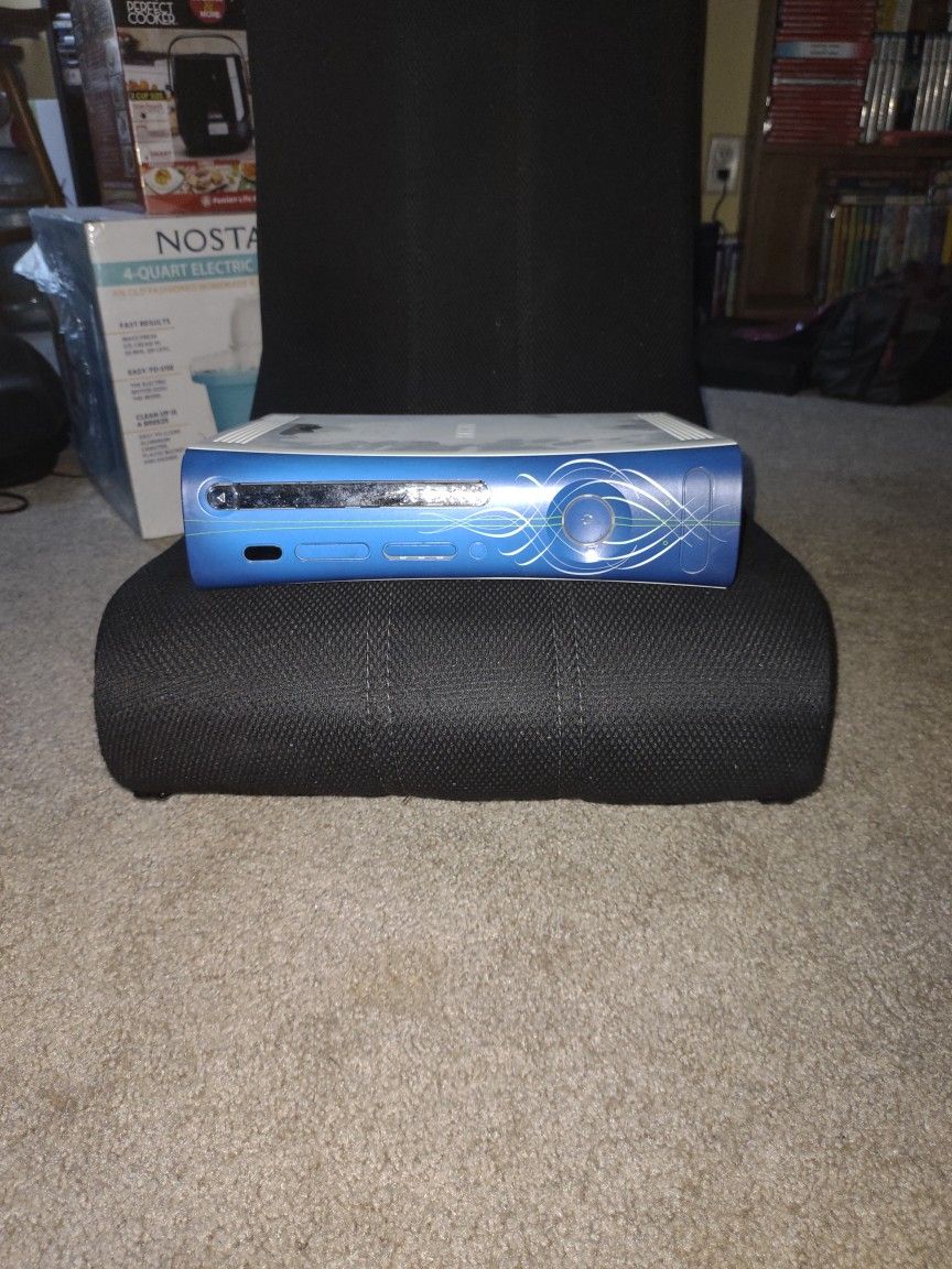 Xbox 360 250GB w/ extras and 21 Games
