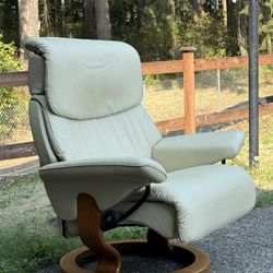 Ekornes Stressless Chair No ottoman Size large. 