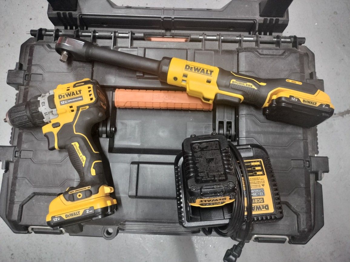 DEWALT Xtreme 12V MAX XR Drill Driver Kit 3/8in Extended Reach Ratchet 5ah Battery
