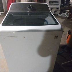 GE Laundry Machine 
