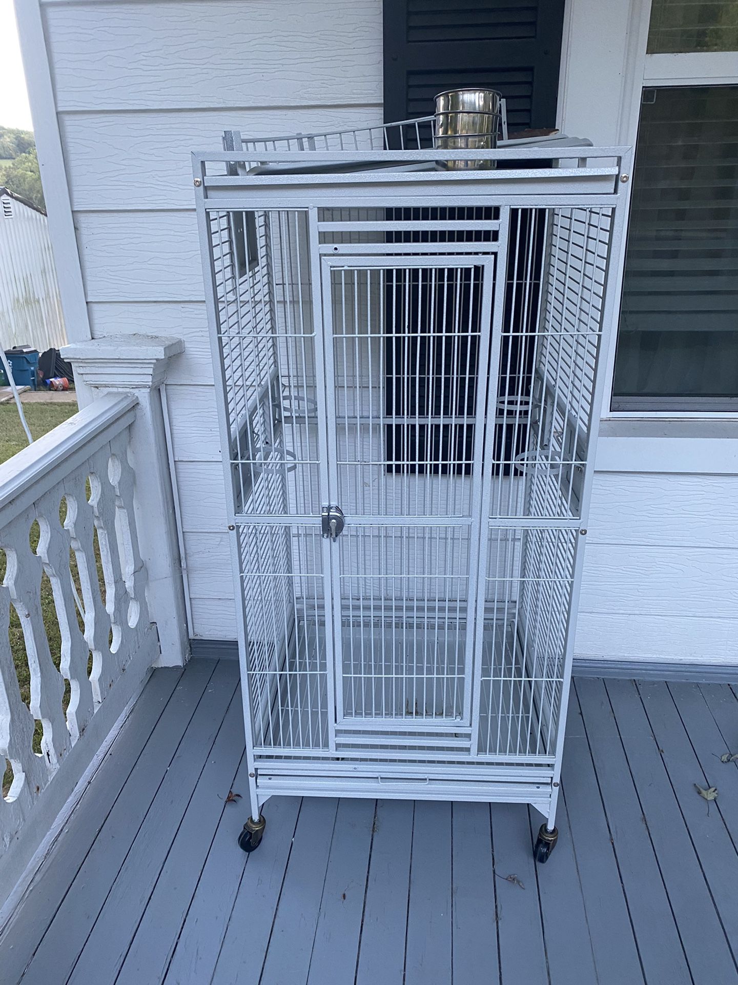 Small Parrot Cage, Like new