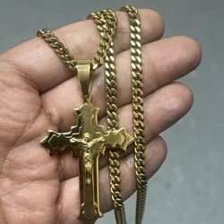 18k gold over stainless steel cross pendant and necklace‼️