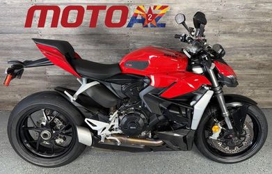 2022 Ducati Streetfighter V2