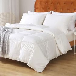 STILL IN PACKAGING | King Size Goose Down Feather Comforter