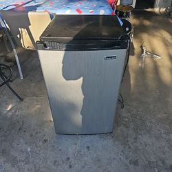Magic Chef Fridge
