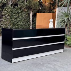 Postmodern / Modern Extra-Long 6 Drawer Lowboy Dresser – 1980s Vintage - (FREE DELIVERY)