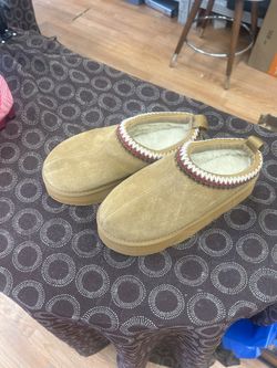 •	Beige Suede-Style Winter Loafers – Unisex