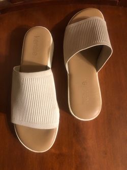 Women’s size 8.5 Kenzie mules