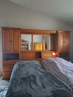Queen Pier Wall Bedroom set