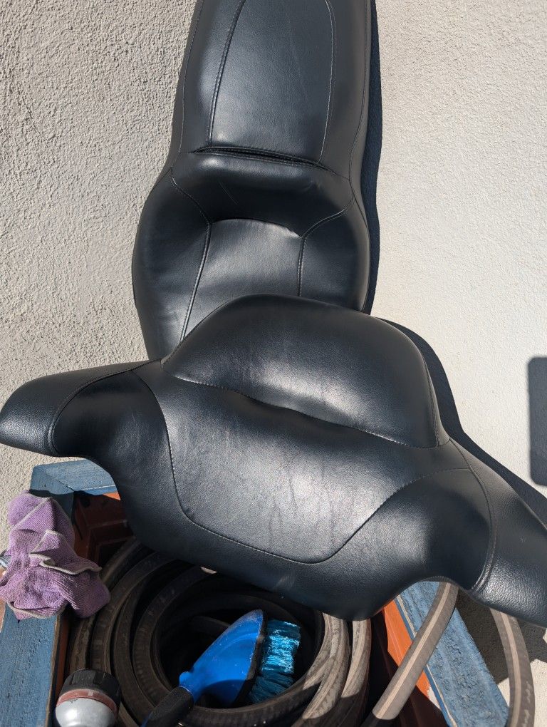 Harley-Davidson Parts Touring Seat And Torpack Seat No Tour Pack Included