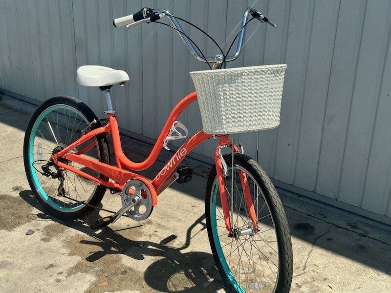 Electra Townie 7d strp thru with basket and water bottle holder rides great for Sale in Seal Beach CA OfferUp
