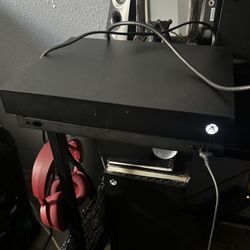 Xbox One X 1TB 