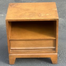 Vintage End Table- Mid Century Modern 