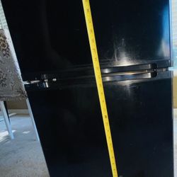 General Mini Fridge/Freezer