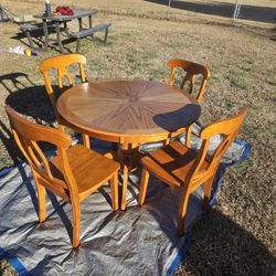 Table W/4 Chairs