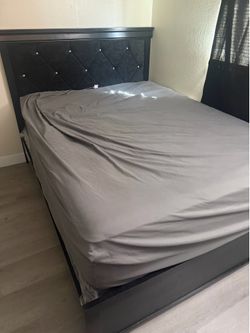 Queen black rinestone bedframe