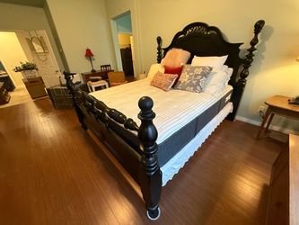 Black Wood California King 4-Poster Bed Frame - Estate Sale (Corona)