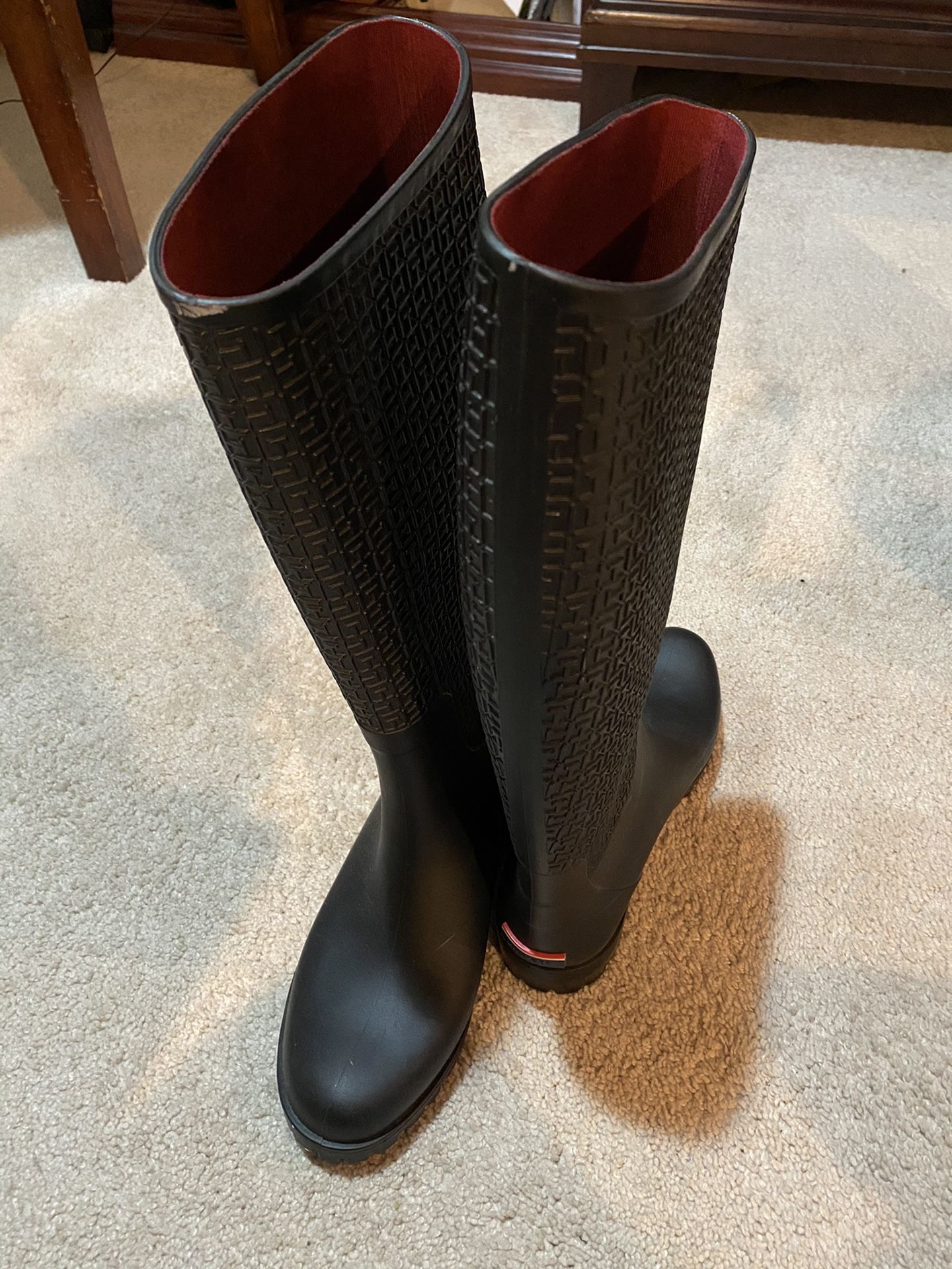 Tommy Rain boots size 10