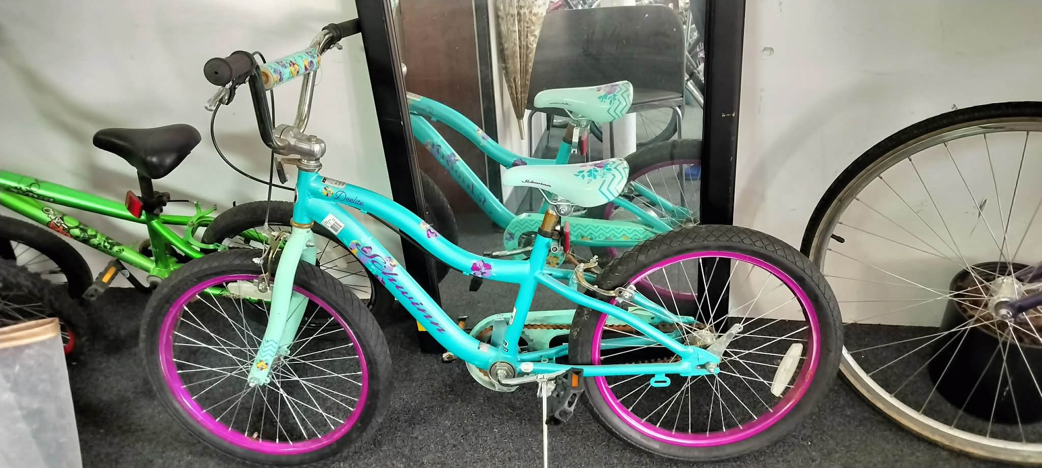 20 inch Schwinn Deelite girls bicycle