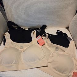 NWT Lot of 4 Yummie Scoop Neck Bras 1X/2X Seamless Bralette Black Nude