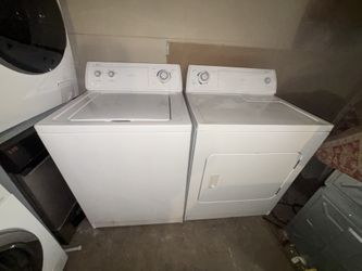 Whirlpool Washer And Dryer Set On Good Working Condition