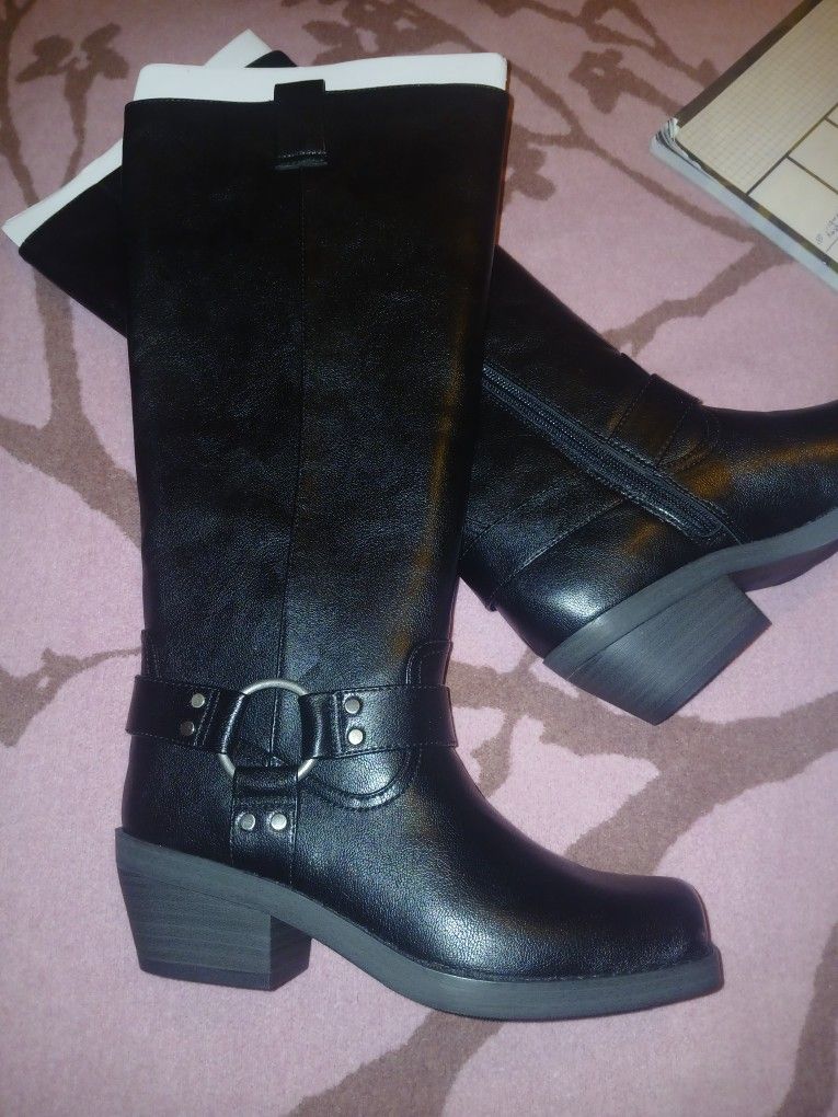 New Size 5 Black Boots