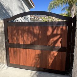 Puertas Wood Gates