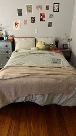 Full Size Bed Frame +Mattress