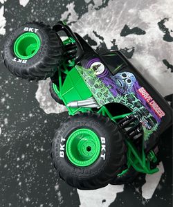 Monster Jam Grave Digger Spin Master RC Truck